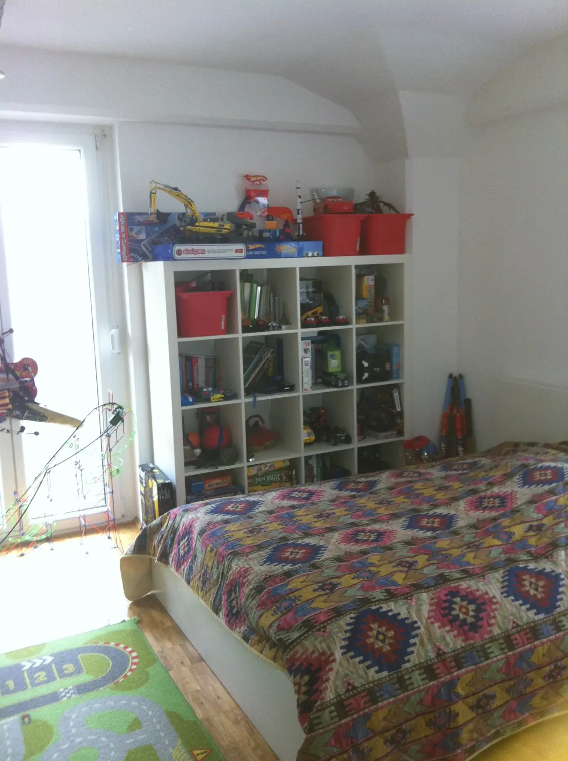 Mietservice im Depot - 3,5-Zimmer-Wohnung, Schlafzimmer mit Schubladenschrank