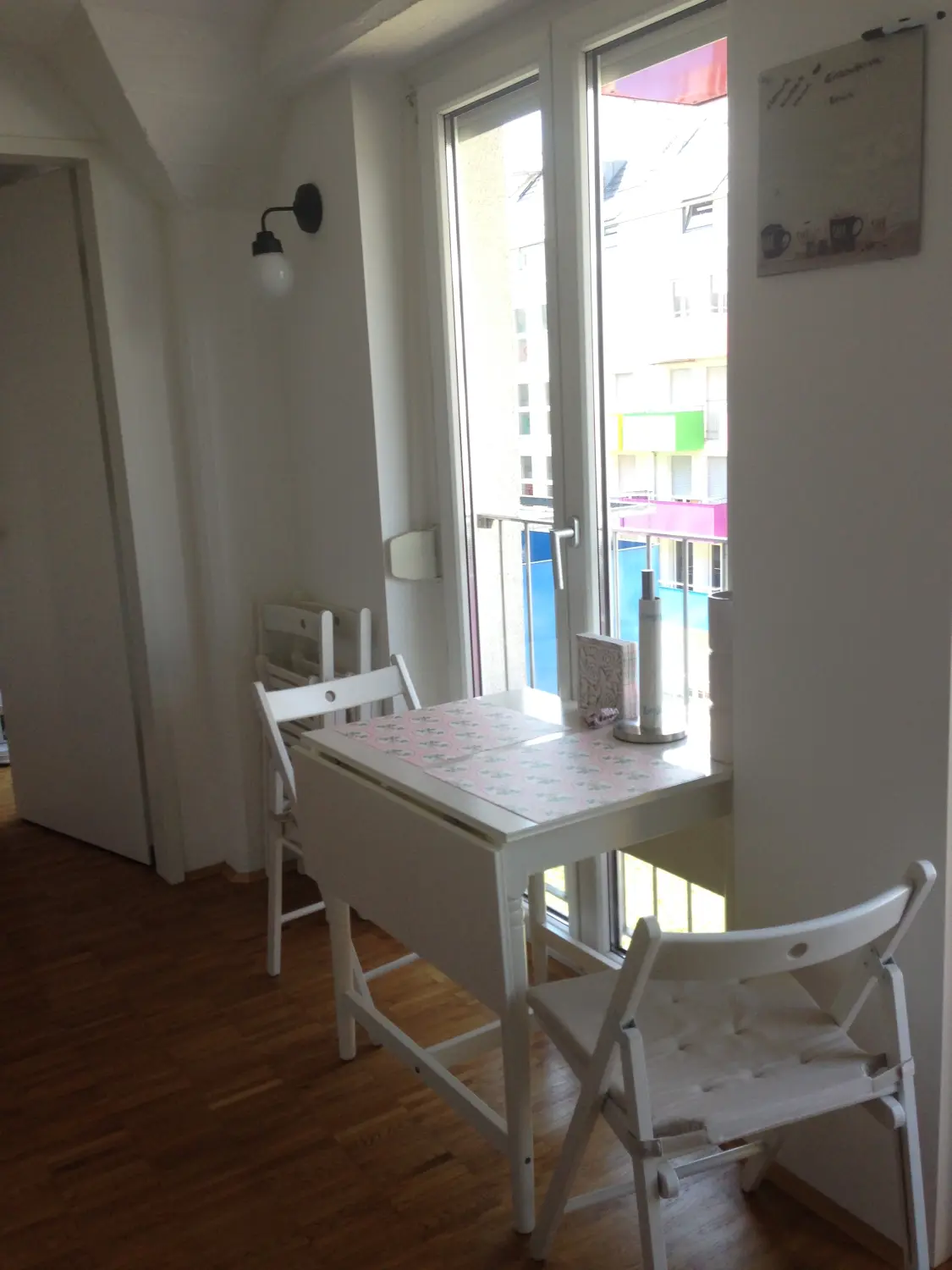 Mietservice im Depot - 5-Zimmer-Wohnungen, Esstisch