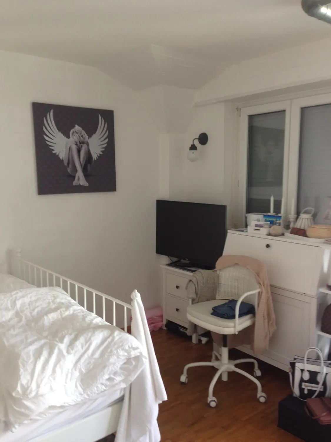 Mietservice im Depot - 5-Zimmer-Wohnungen, TV im Schlafzimmer